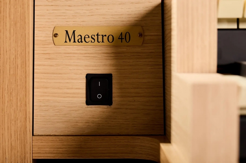 Viscount Maestro 40